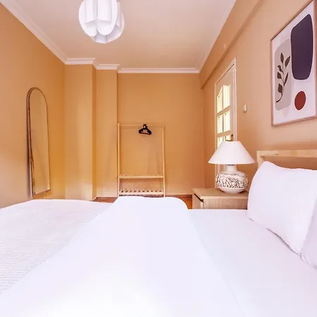 Flat With Bridge View 200 M To Ortakoy Shore Appartement Istanboel